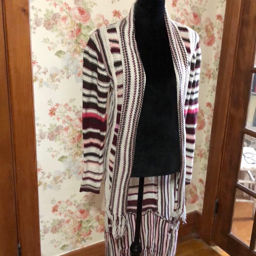 Sweater - Picture 1 of 3